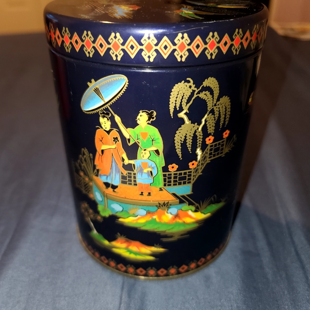 1960's Vintage Chinoiserie Tin